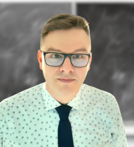 Mężczyzna w pomieszczeniu